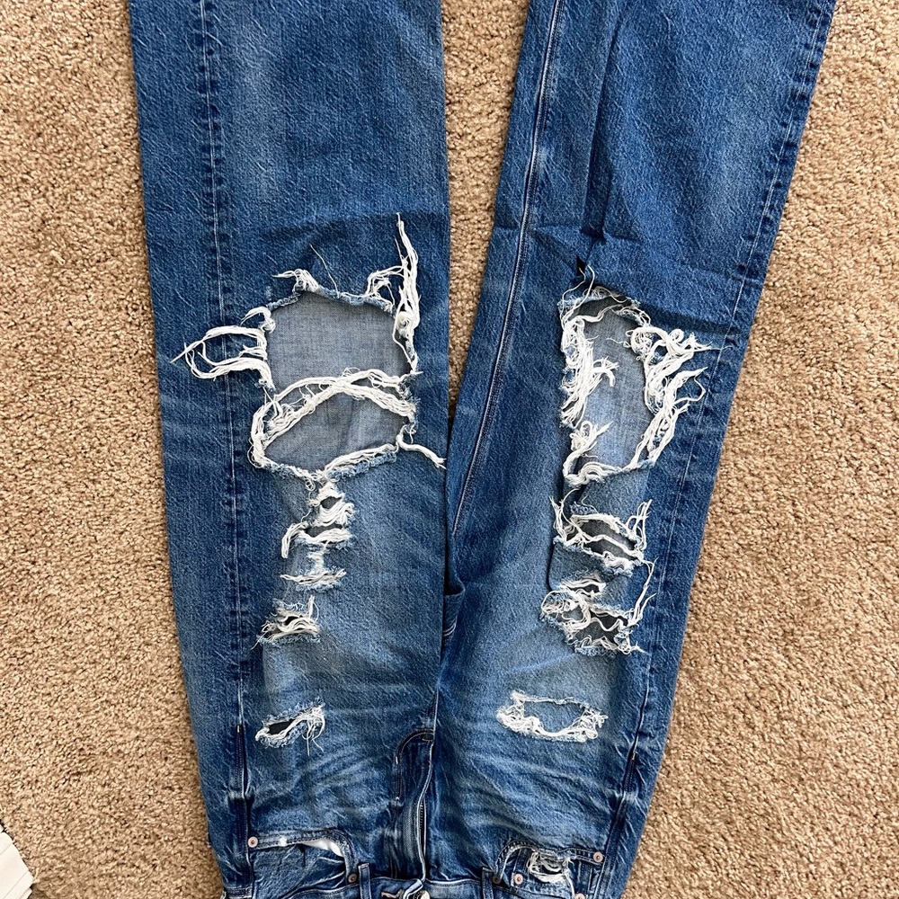 Women’s Blue Distressed Jeans